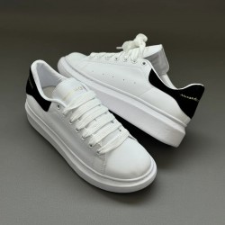 Alexander McQueen Beyaz Siyah Detay